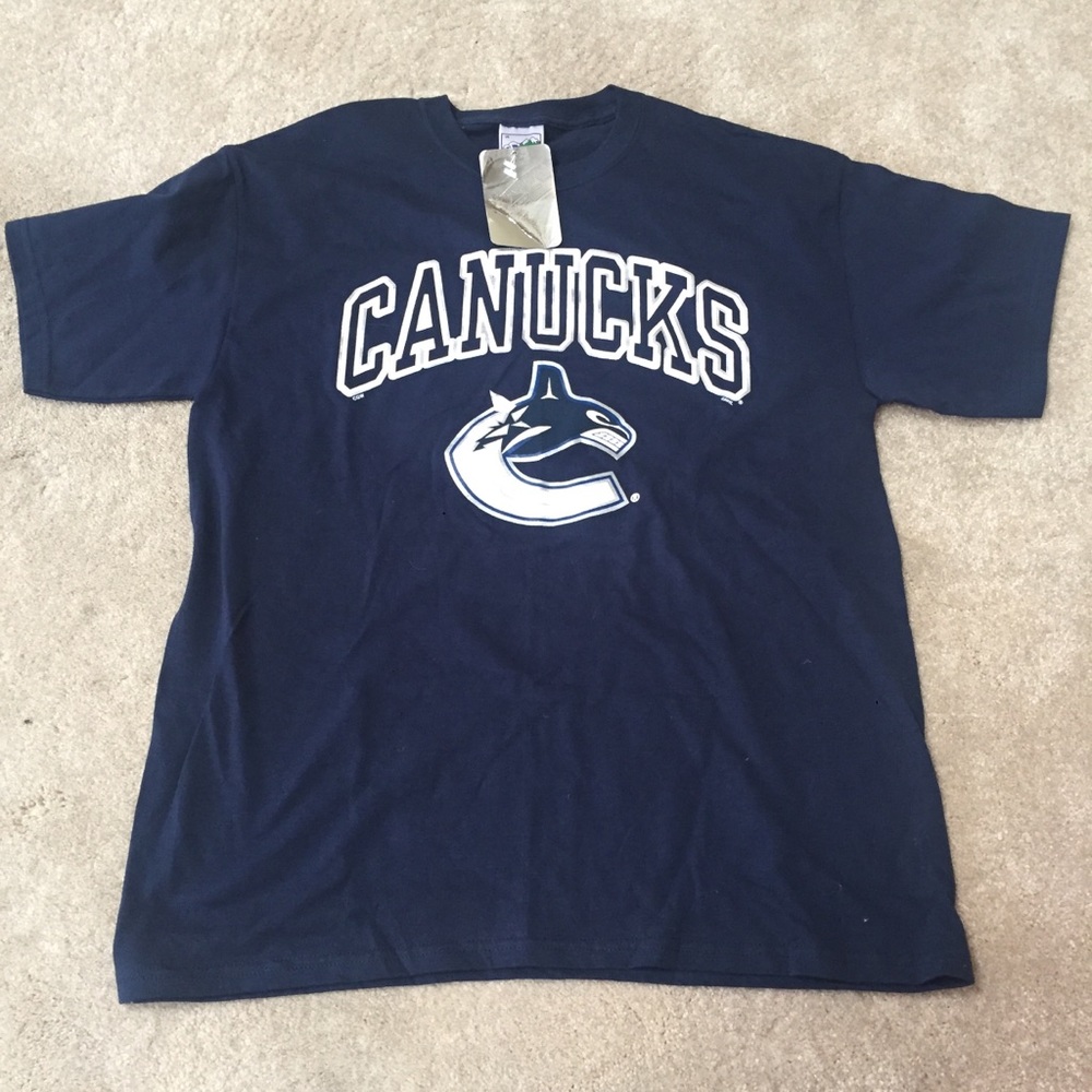 LAST CALL NWT Canucks hockey NHL T shirt - size Lg